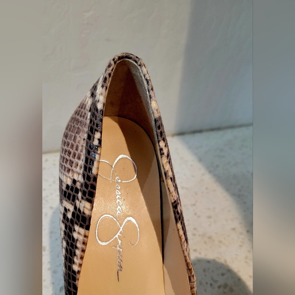 Jessica Simpson Snakeskin Heels — Tan & Black Platform / Pump (5 1/2") -  Size 8 - Picture 4 of 9